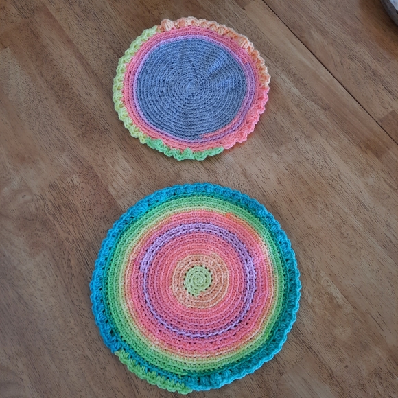 Colourful Neon Round Knit Table Doilies - Picture 6 of 10